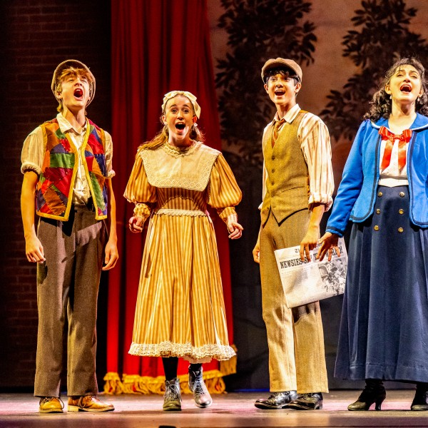 Pictured: Company members of Disney’s NEWSIES at the Grand Theatre. Directed by Ray Hogg. Music Direction by Matthew Atkins. Choreographed by Krista Leis. Set Design Consultant: Joshua Quinlan. Costume Design by Lisa Wright. Lighting Design by Echo Zhou周芷會. Sound Design by Emily Porter. Fight Director: Mike Dufays. Disability Consultant: Kristi Hansen. Stage Management by Melissa Cameron. Photography by Dahlia Katz.